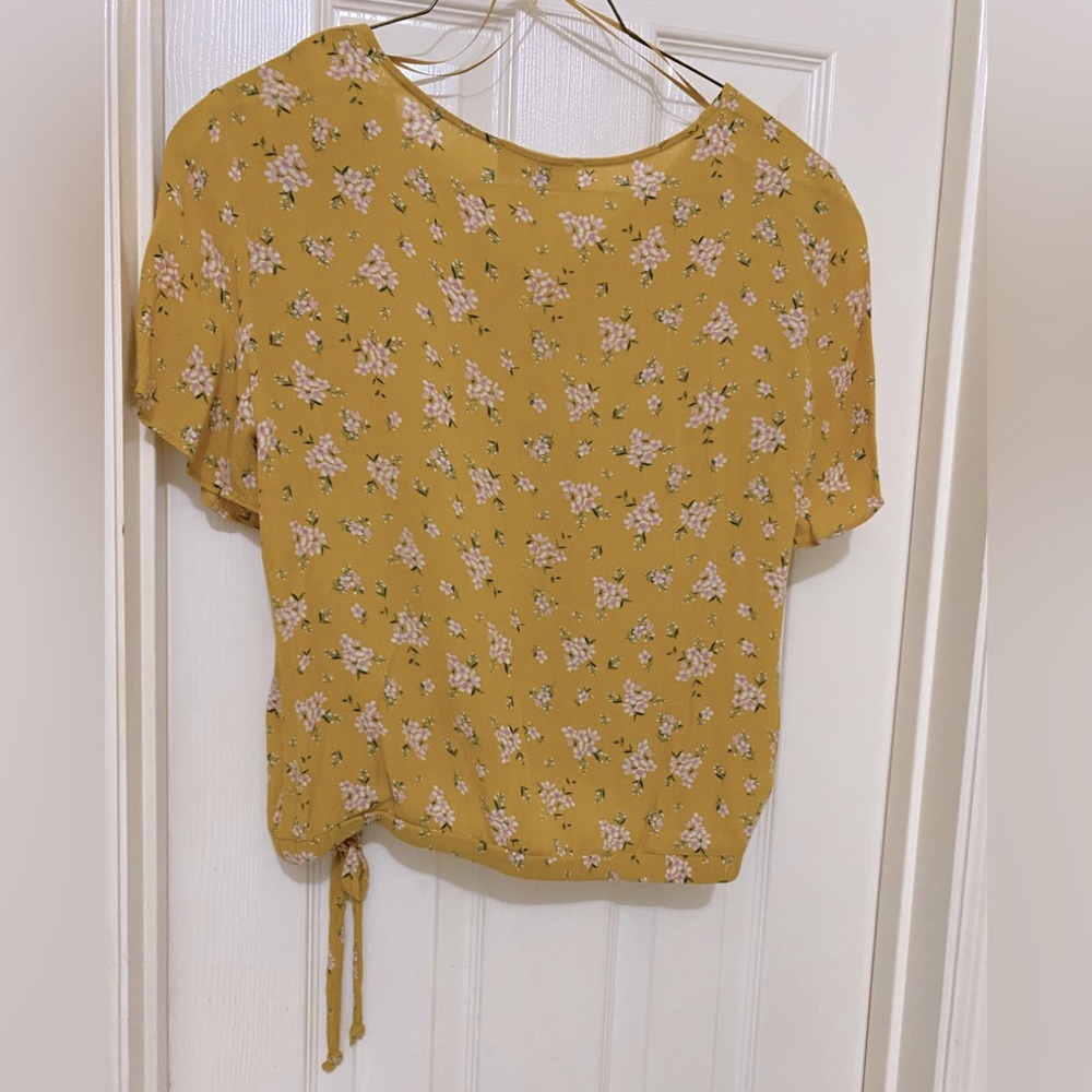 Beautiful Pink Republic Blouse; Size XXL; Chic Gathered Tie at Waist